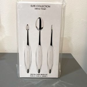 The Elite 3 Brush Set is the perfect introduction to Artis.